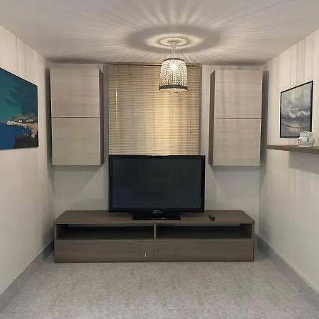 Appartamento 2 Camere Da Letto Con Parcheggio Privato E Barbecue Apartman Carnago